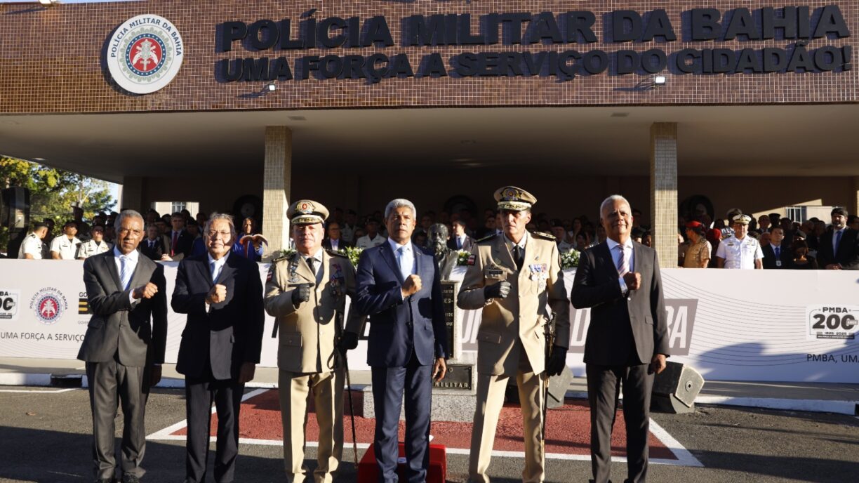 Assista: Coronel Antônio Carlos Magalhães toma posse como novo comandante-geral da PMBA