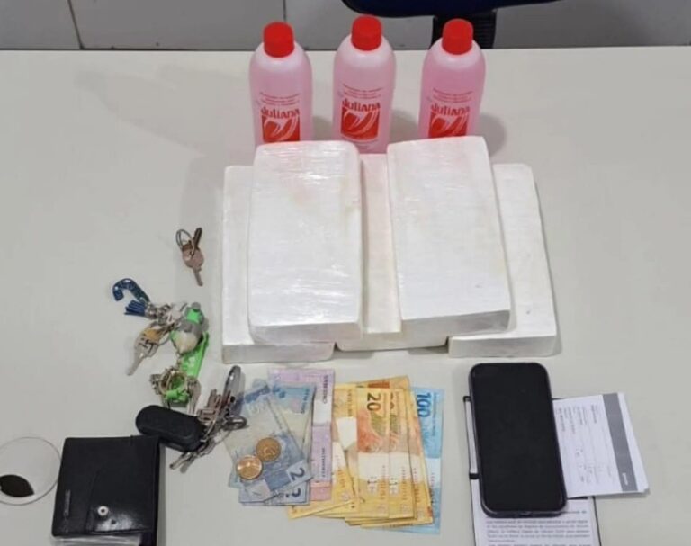Polícia Militar apreende 5k de pó com Cu de Galinha, em Itapetinga.