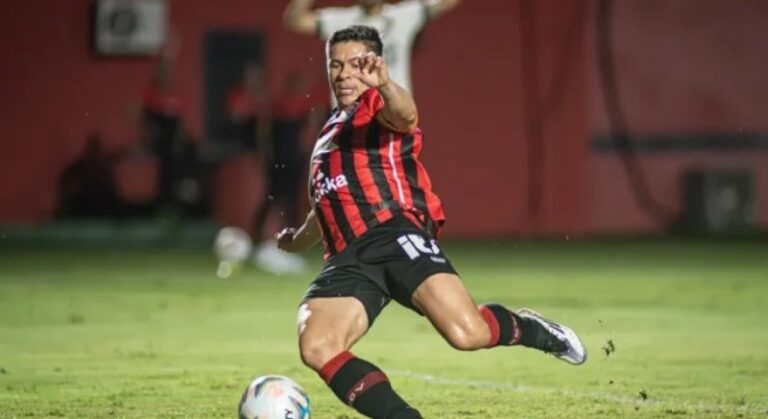 Time da desgraça! Vitória sai na frente, mas leva virada do Botafogo-PB no Barradão (melhores momentos).