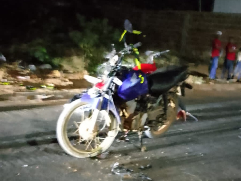 Colisão entre motos deixa um morto e outro gravemente ferido em Presidente Jânio Quadros