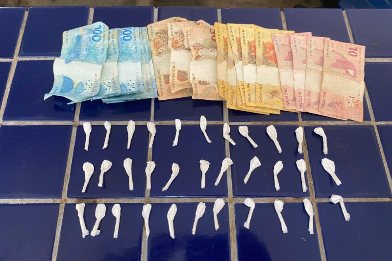 PM prende Cu de Cachorro com 33 trouxinhas de cocaína em Brumado