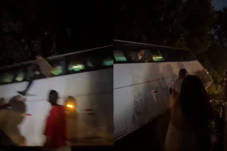 Assista: Ônibus com estudantes sai da pista na BR-101 durante forte chuva no sul da Bahia