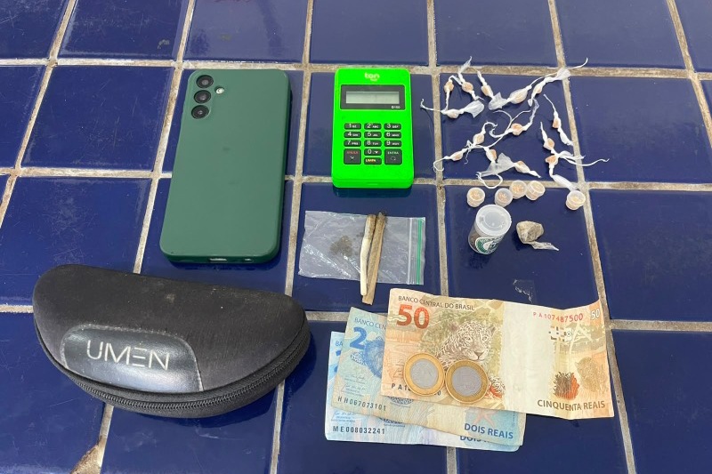 Cu de Galinha é detido com Drogas e maquininha de cartão durante ação da CETO em Brumado