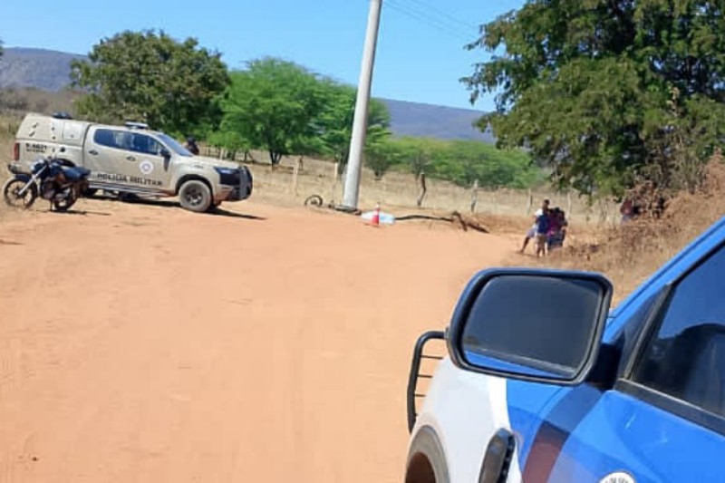 Jovem morre após perder o controle da moto em estrada vicinal entre Paramirim e Tanque Novo