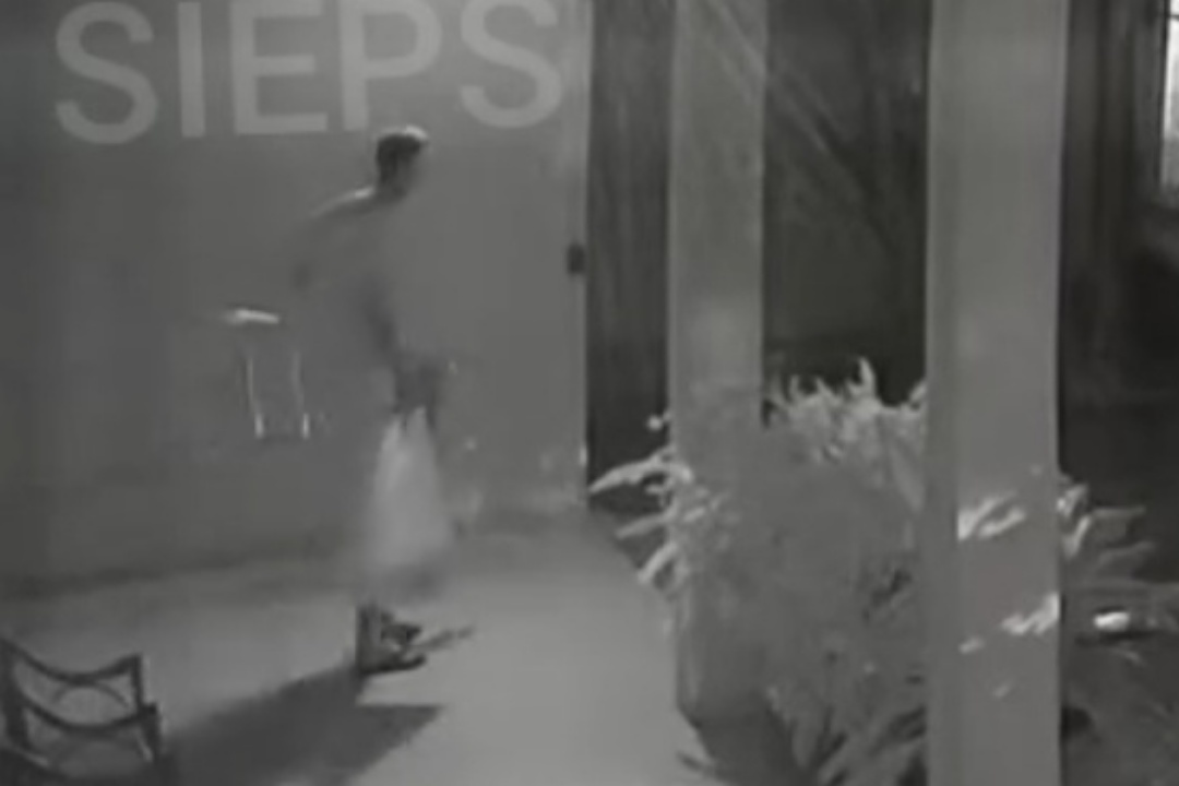 VÍDEO: Marquinhos Pezão é flagrado por câmeras invadindo residência e furtando objetos no Centro de Brumado
