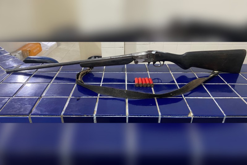 Cabrunco é preso pela CETO com arma após apertar a mente dos vizinhos na zona rural de Ituaçu