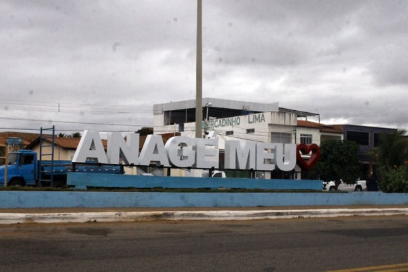 Mulher é detida após picar a faca em “santo companheiro” durante discussão em Anagé